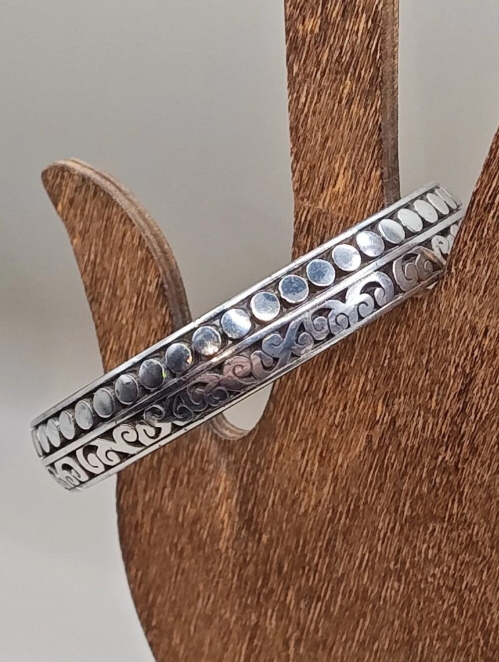 Brighton Y2K Uluwatu Bangle Silver Plated Bracelet Scroll & Dot Designed Sz 7.75